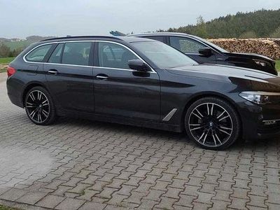 Grau Gebraucht 2018 BMW 530 Kombi | 19.000 € (Fairer Preis)