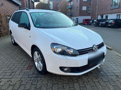 Gebraucht VW Golf VII Match 105 PS (77 kW) 2013 Weiß Kombi