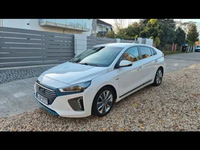 Gebraucht Hyundai Ioniq Premium 141 PS (103 kW) 2016 Weiß Kleinwagen