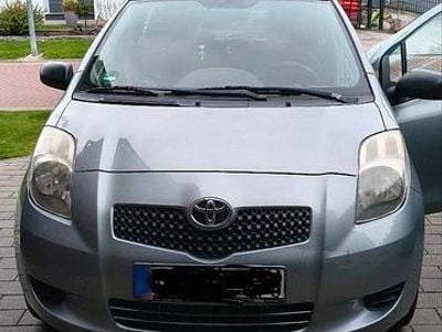 Usata Toyota Yaris 87 CV (63 kW) 2009 Grigio Utilitaria