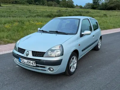 Gebraucht Renault Clio II 75 PS (55 kW) 2001 Silber Kleinwagen
