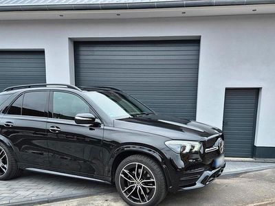 Second-hand Mercedes GLE400 AMG line 330 CP (242 kW) 2023 Negru SUV