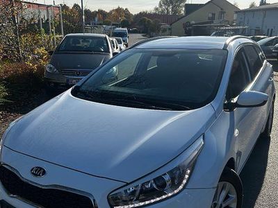 Gebraucht Kia Ceed Sportswagon 101 PS (74 kW) 2016 Weiß Kombi