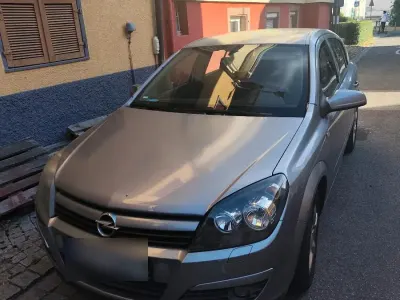 Gebraucht Opel Astra 95 PS (69 kW) 2006 Grau Limousine