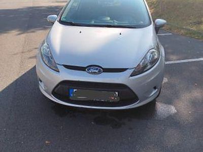 Silber Gebraucht 2008 Ford Fiesta Ambiente Limousine | 3.200 € (Teuer)