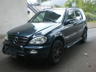Gebraucht Mercedes ML270 163 PS (119 kW) 2004 Schwarz SUV