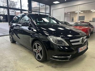 Kosmosschwarz metalliclack Gebraucht 2012 Mercedes B200 Edition 1 Van / Kleinbus | 8.790 € (Fairer Preis)
