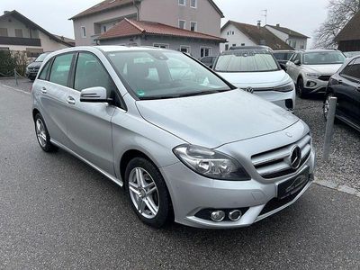 Gebraucht Mercedes B180 122 PS (89 kW) 2013 Silber Van / Kleinbus