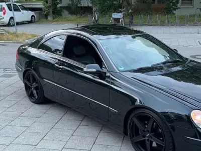 Gebraucht Mercedes CLK280 231 PS (169 kW) 2008 Schwarz Coupé