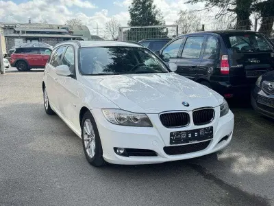 Gebraucht BMW 318 Sport Line 143 PS (105 kW) 2011 Alpinweiss iii Kombi