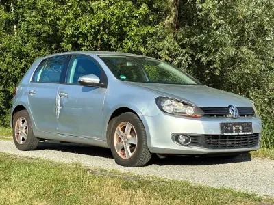 Gebraucht VW Golf VI Trendline 105 PS (77 kW) 2010 Reflexsilber metallic Limousine