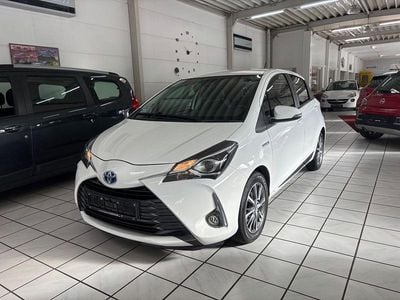 Gebraucht Toyota Yaris Hybrid Club 75 PS (55 kW) 2018 Weiß Kleinwagen