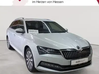 Gebraucht Skoda Superb Style 200 PS (147 kW) 2023 Brillantsilber metallic Kombi