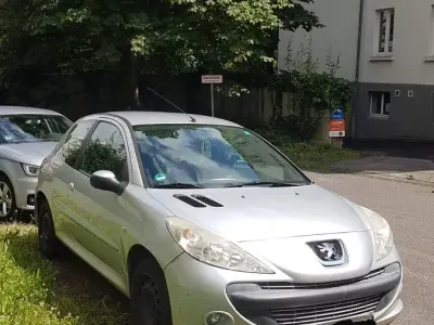 Gebraucht Peugeot 206+ 2009 Silber Kleinwagen