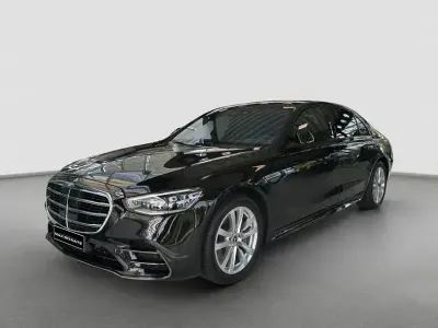 Gebraucht Mercedes S500 449 PS (330 kW) 2025 Metalliclack obsidianschwarz (metallic) Limousine