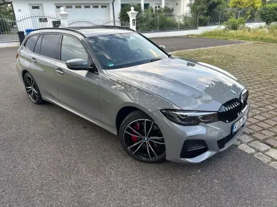 Gebraucht BMW 330e M Sport 292 PS (214 kW) 2022 Grau Kombi