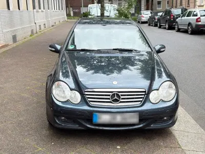 Gebraucht Mercedes C220 150 PS (110 kW) 2004 Schwarz Coupé
