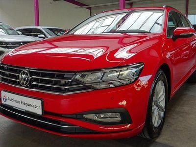 Gebraucht VW Passat 122 PS (89 kW) 2023 Rot Kombi