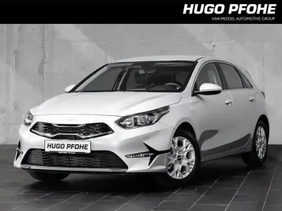 Nouă Kia Ceed Vision 101 CP (74 kW) 2025 Argintiu Hatchback