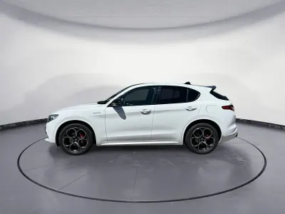 Gebraucht Alfa Romeo Stelvio Veloce 209 PS (153 kW) 2022 Weiß SUV