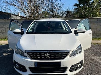 Gebraucht Peugeot 308 Allure 131 PS (96 kW) 2018 Weiß Kombi