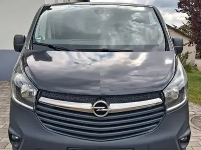 Gebraucht Opel Vivaro 95 PS (69 kW) 2017 Schwarz Van / Kleinbus