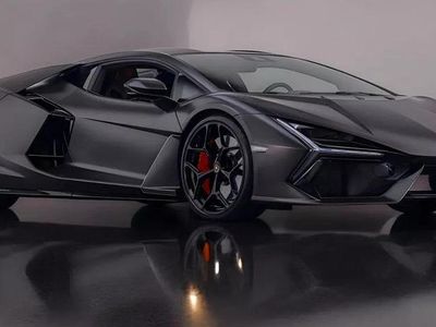 Lamborghini Revuelto