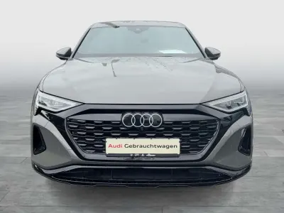 Gebraucht Audi Q8 Sportback e-tron Advanced 250 kW (340 PS) 2023 Chronosgrau metallic SUV