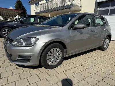 Second-hand VW Golf VII Trendline 105 CP (77 kW) 2014 Gri Berlinǎ
