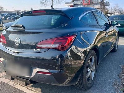Gebraucht Opel Astra GTC Sport 140 PS (102 kW) 2014 Schwarz Coupé