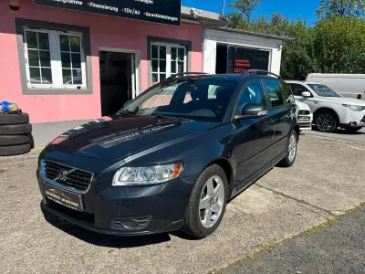 Usado Volvo V50 Momentum 136 HP (100 kW) 2010 Cinzento Carrinha