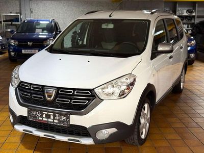 Weiß Gebraucht 2018 Dacia Lodgy Stepway Van / Kleinbus | 10.790 € (Fairer Preis)