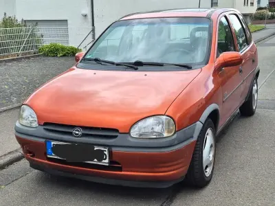 Używany Opel Corsa 60 KM (44 kW) 1996 Pomarańczowy Hatchback