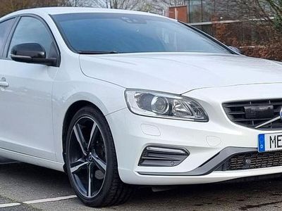 Weiß Gebraucht 2015 Volvo S60 R-Design Limousine | 14.000 € (Teuer)