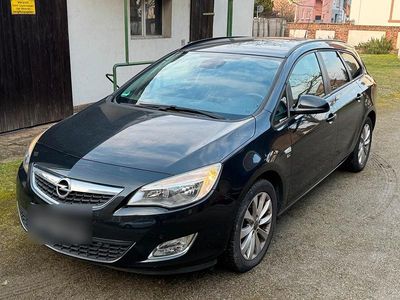 Gebraucht Opel Astra 110 PS (80 kW) 2012 Schwarz Kombi