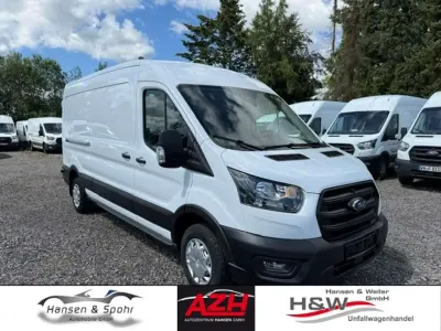 Gebraucht Ford Transit Trend 131 PS (96 kW) 2023 Weiß Van / Kleinbus
