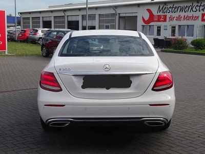 Gebraucht Mercedes E200 Avantgarde 184 PS (135 kW) 2016 Limousine