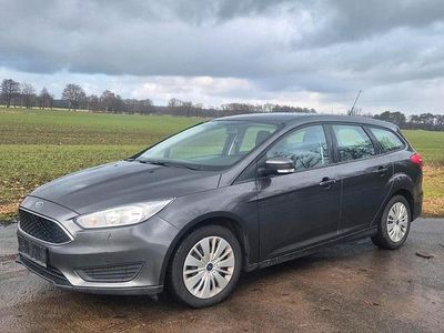 Gebraucht Ford Focus 120 PS (88 kW) 2015 Grau Kombi