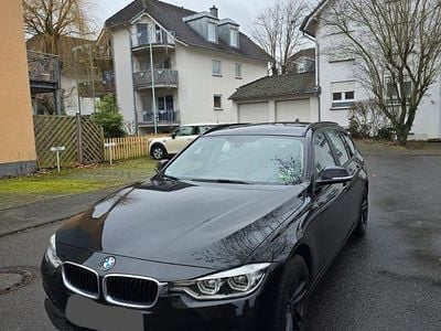 Schwarz Gebraucht 2018 BMW 318 Advantage Kombi | 14.499 € (Fairer Preis)