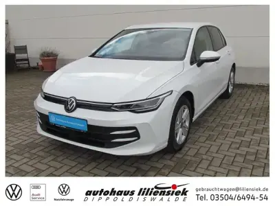 Gebraucht VW Golf VIII Life 116 PS (85 kW) 2024 Weiß Limousine
