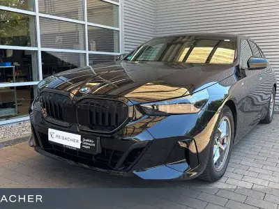 Gebraucht BMW 520 M Sport 197 PS (144 kW) 2024 Saphirschwarz metallic Limousine