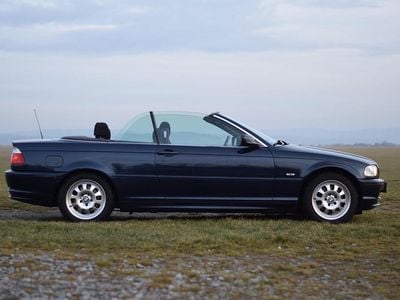Gebraucht BMW 320 Cabriolet 170 PS (125 kW) 2002 Blau Cabrio