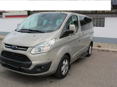 Gebraucht Ford Tourneo 155 PS (114 kW) 2015 Silber Kombi