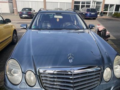 Gebraucht Mercedes E200 Avantgarde 184 PS (135 kW) 2006 Blau Limousine