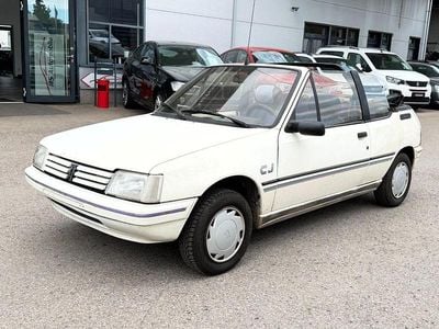 Usata Peugeot 205 60 CV (44 kW) 1991 Bianco Cabrio