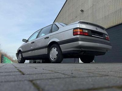 Gebraucht VW Passat 90 PS (66 kW) 1992 Grau Limousine