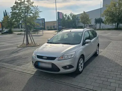 Gebraucht Ford Focus 109 PS (80 kW) 2009 Silber Kombi