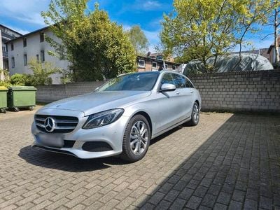Gebraucht Mercedes C220 Avantgarde 163 PS (119 kW) 2015 Silber Kombi