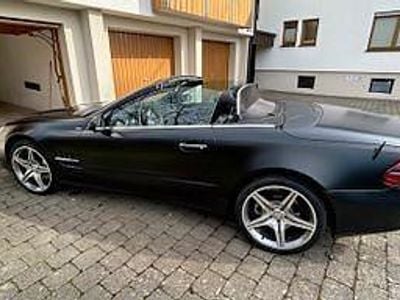 Gebraucht Mercedes SL500 387 PS (284 kW) 2010 Schwarz Cabrio