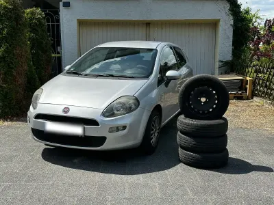 Gebraucht Fiat Punto 69 PS (50 kW) 2013 Silber Kleinwagen
